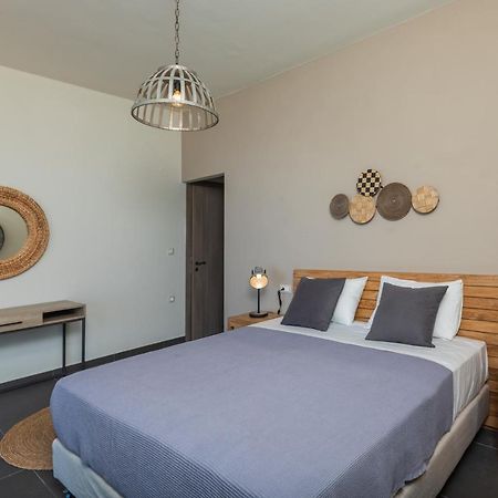 Brand New Villa Lefka With Private Pool At Platies Platíesz Kültér fotó