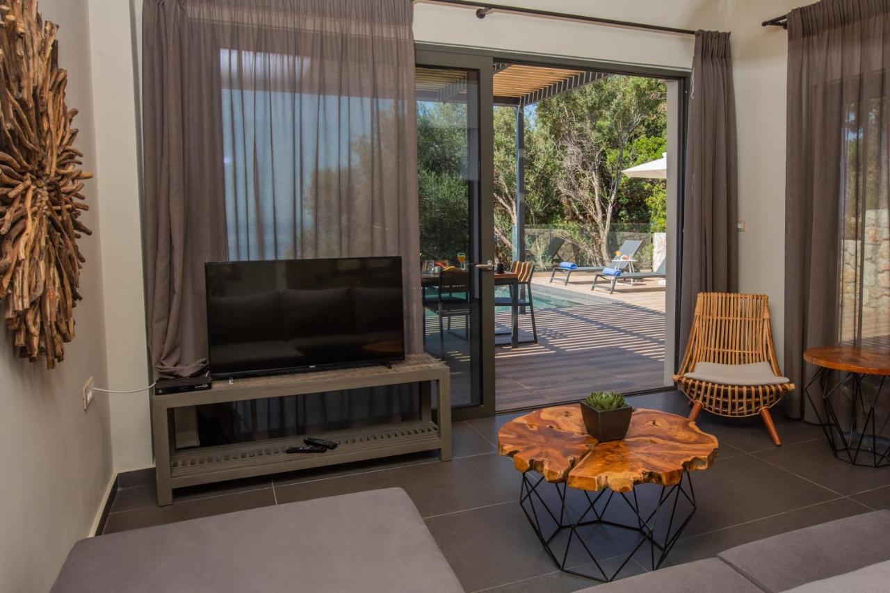 Brand New Villa Lefka With Private Pool At Platies Platíesz Kültér fotó